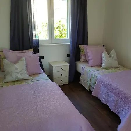 De Josephine Villa *