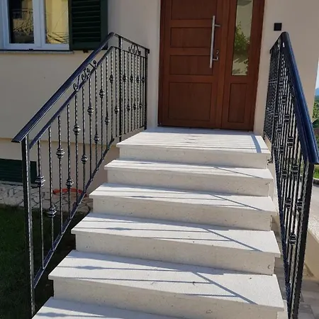 De Josephine Villa *